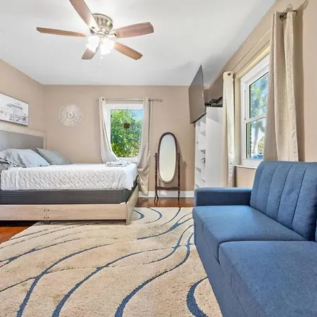 Wileys Paradise Three Bedroom Two Bath Plus Office And Heated Pool